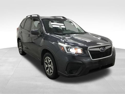 Used 2019 Subaru Forester Premium AWD/4WD image 3