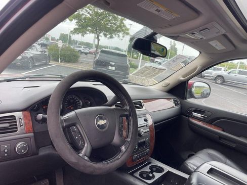 Used 2007 Chevrolet Avalanche LTZ w/ LTZ Preferred Equipment Group AWD/4WD image 12
