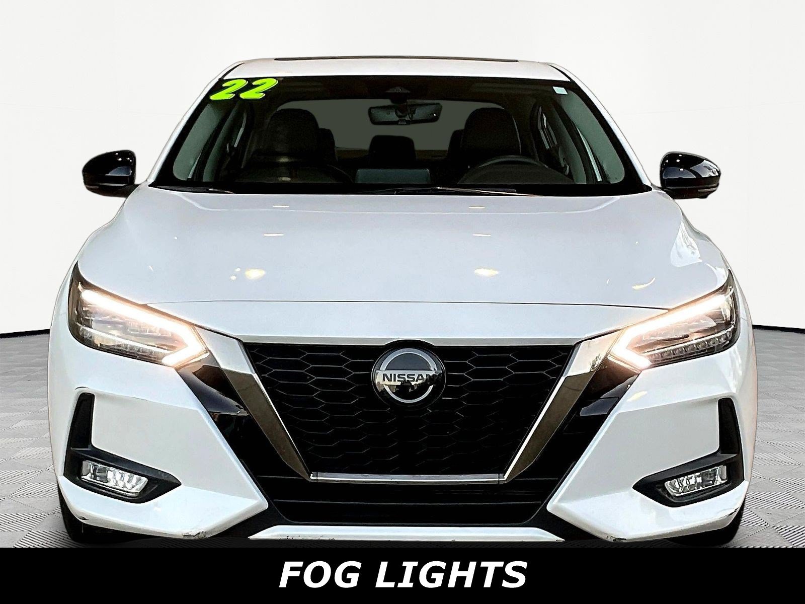 Used 2022 Nissan Sentra SR w/ SR Premium Package FWD image 2