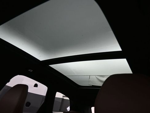 Used 2024 Volvo XC60 B5 Plus image 32