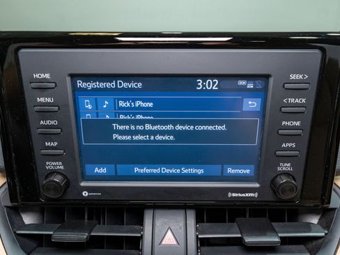 Used 2021 Toyota RAV4 XLE w/ Convenience Package FWD image 19
