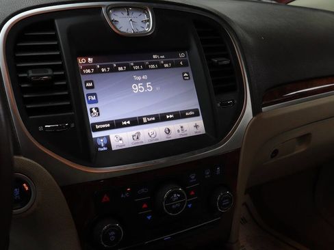 Used 2011 Chrysler 300 Limited w/ Luxury Group image 23