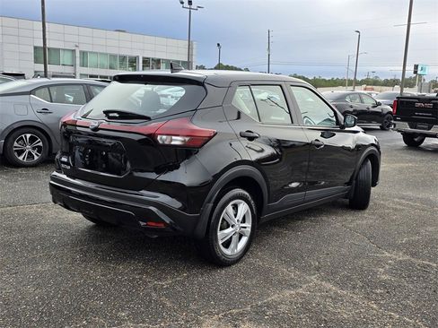 Used 2024 Nissan Kicks S image 6