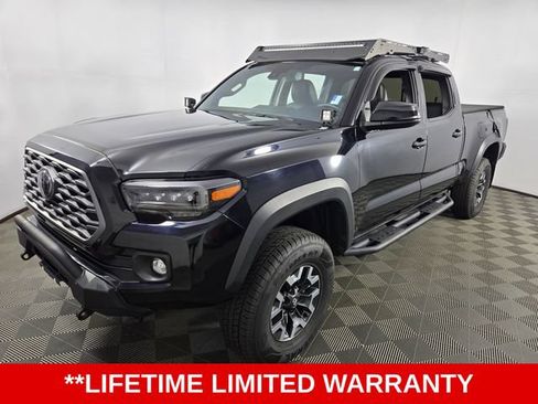 Used 2022 Toyota Tacoma TRD Off-Road w/ TRD Premium Off Road Package AWD/4WD image 3