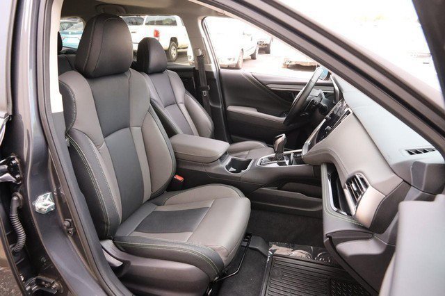 Used 2025 Subaru Outback Onyx Edition AWD/4WD image 28