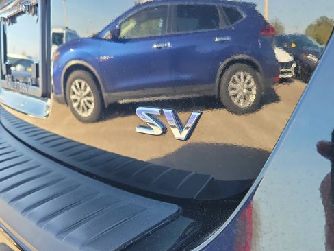Used 2011 Nissan Rogue SV image 9