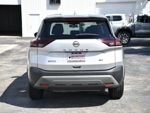 Used 2023 Nissan Rogue SV image 5