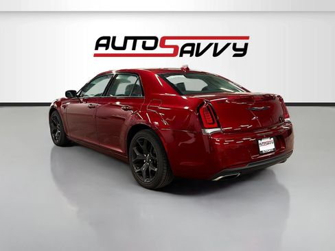 Used 2022 Chrysler 300 S RWD image 5