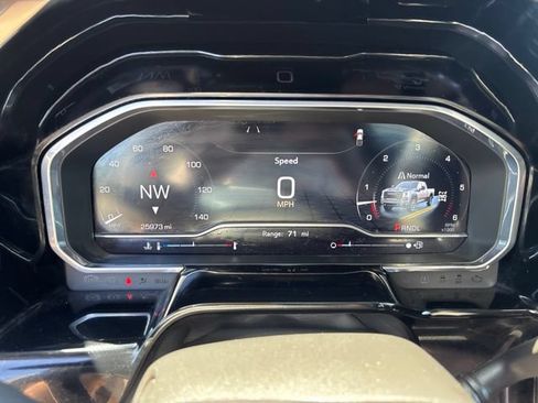 Used 2024 GMC Sierra 2500 SLE w/ SLE Convenience Package AWD/4WD image 3