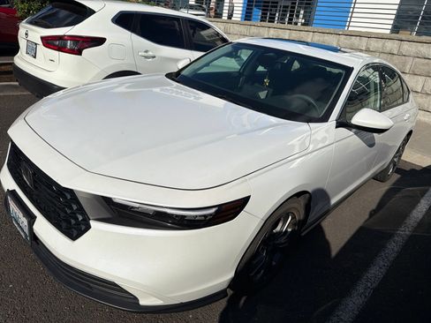 Used 2023 Honda Accord EX image 1