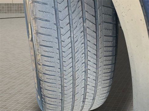 Used 2022 Toyota Highlander XSE image 11