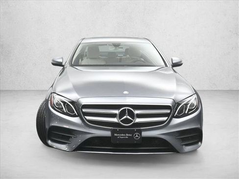Used 2017 Mercedes-Benz E 300 4MATIC image 3