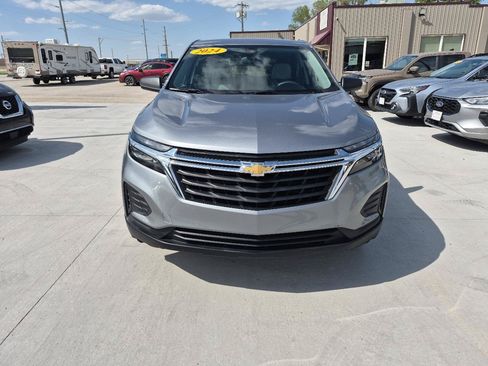 Used 2024 Chevrolet Equinox LS w/ LS Convenience Package AWD/4WD image 3