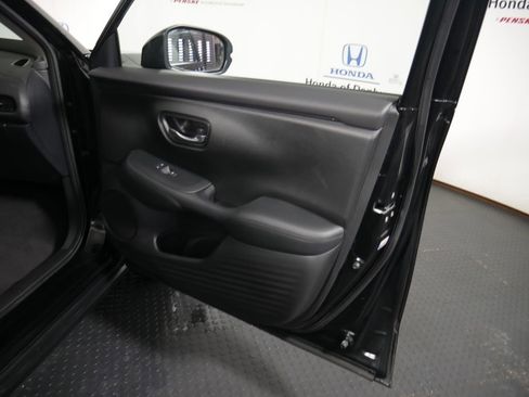 Used 2023 Honda HR-V LX image 6