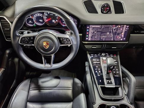 Used 2022 Porsche Cayenne image 47