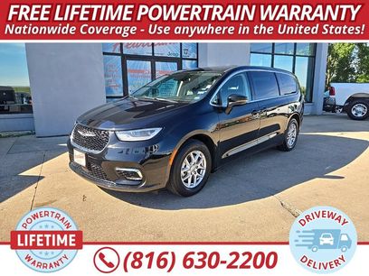 Used 2024 Chrysler Pacifica Touring-L