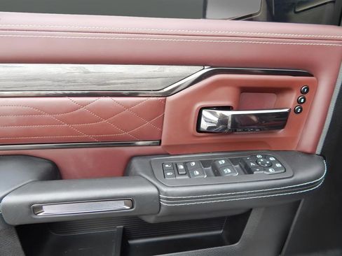 Used 2025 RAM 3500 Limited image 15