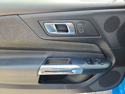Used 2025 Ford Mustang Coupe RWD image 12