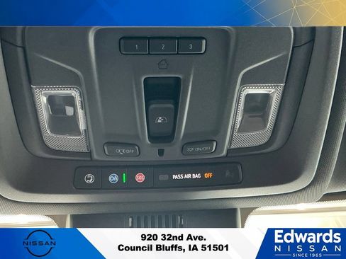 Used 2023 GMC Sierra 1500 AT4 w/ AT4 Preferred Package AWD/4WD image 32