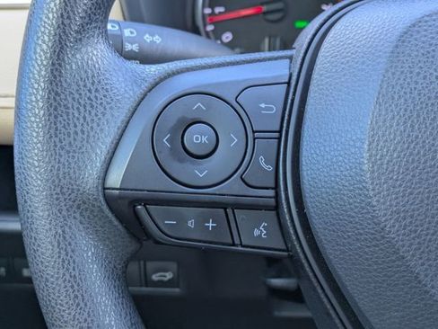 Used 2022 Toyota RAV4 XLE w/ Convenience Package image 28