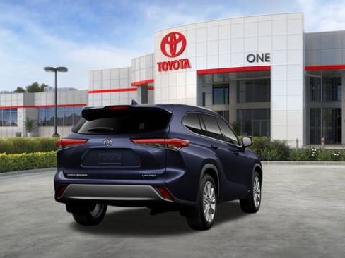 New 2026 Toyota Highlander Limited image 10