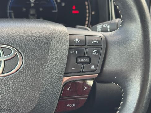 Used 2025 Toyota Camry SE FWD image 23
