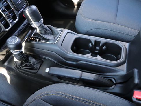 New 2025 Jeep Gladiator Sport image 20