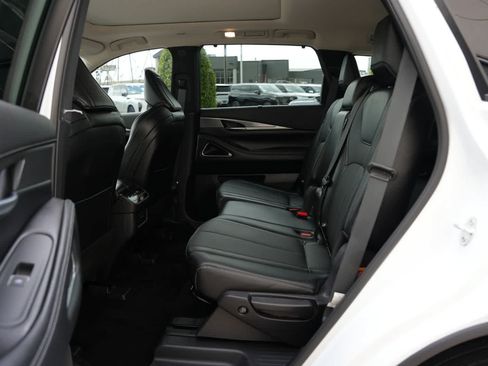 Certified 2026 INFINITI QX60 Luxe w/ Cargo Package AWD/4WD image 19
