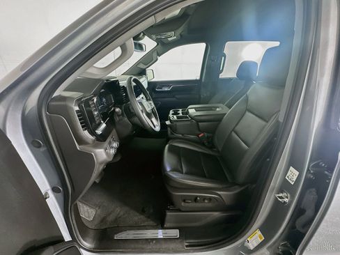 Used 2025 GMC Sierra 1500 SLT RWD image 13