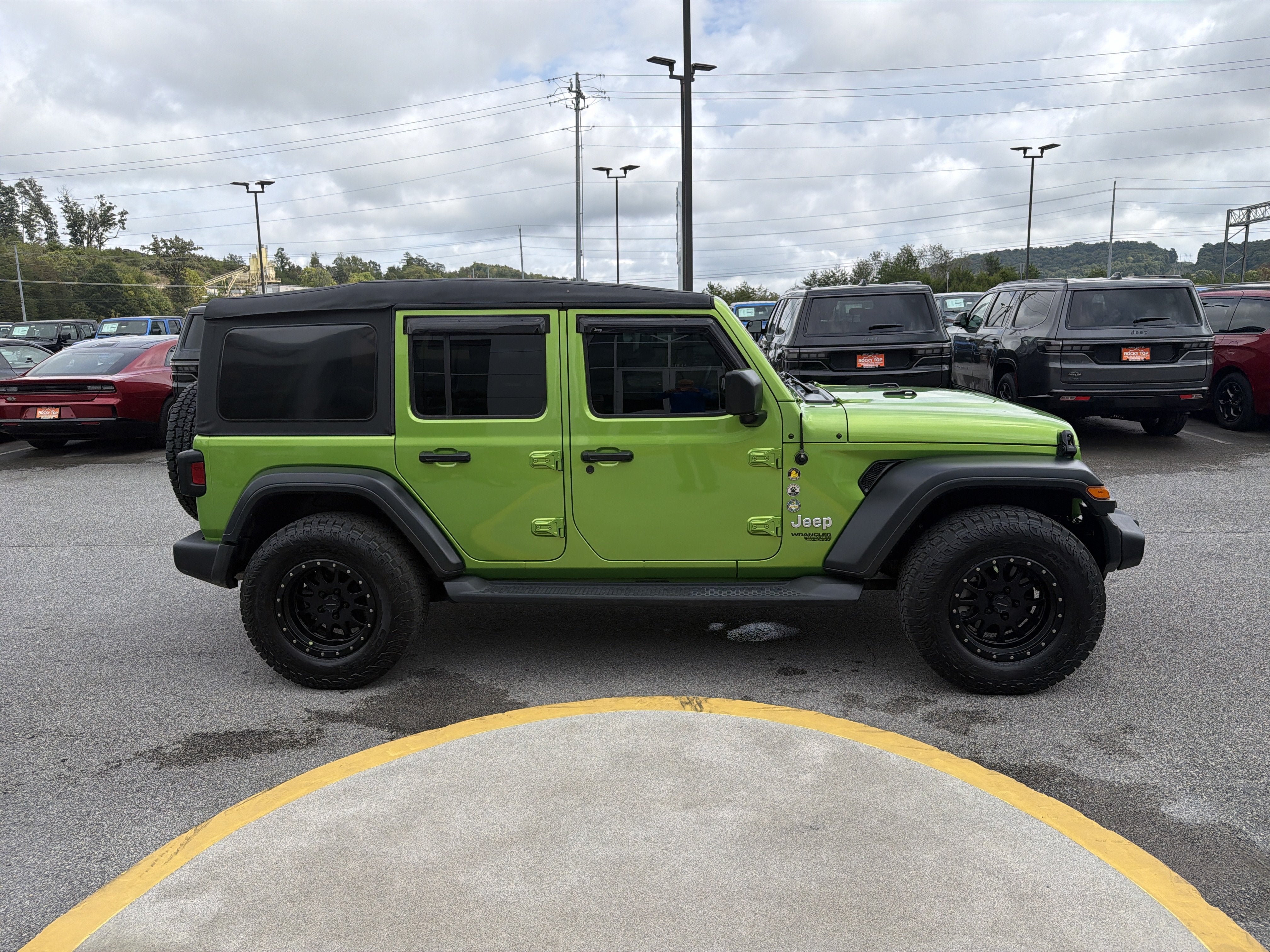 Used 2018 Jeep Wrangler Unlimited Sport S AWD/4WD image 7