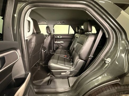 Certified 2022 Ford Explorer XLT w/ Equipment Group 202A image 19
