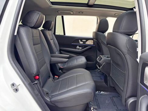 Used 2024 Mercedes-Benz GLS 450 4MATIC image 52