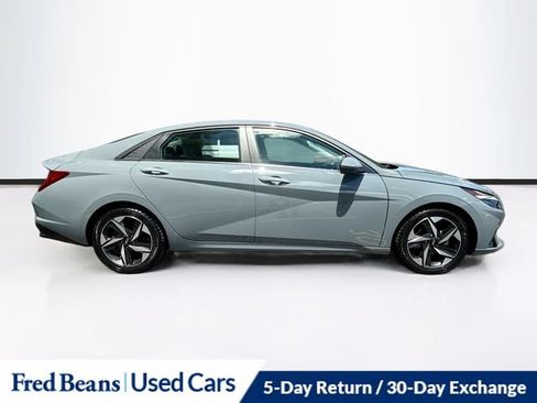 Used 2021 Hyundai Elantra SEL w/ Convenience + Premium Package FWD image 11