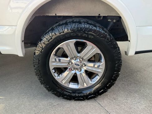 Used 2019 Ford F150 Lariat w/ Equipment Group 502A Luxury AWD/4WD image 14