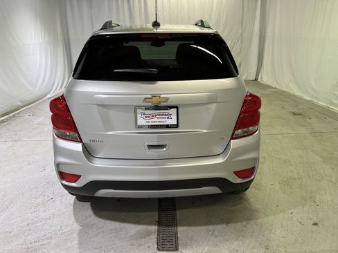 Certified 2020 Chevrolet Trax LT w/ LT Convenience Package image 9