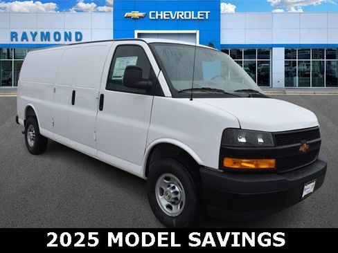 New 2025 Chevrolet Express 2500 Work Van image 10
