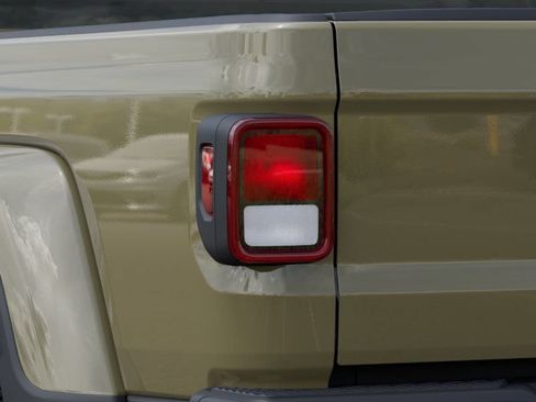 Used 2025 Jeep Gladiator Sport w/ Premium Package AWD/4WD image 9