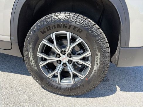 New 2026 GMC Acadia AT4 image 39