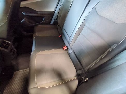 Used 2022 Volkswagen Taos SE image 19