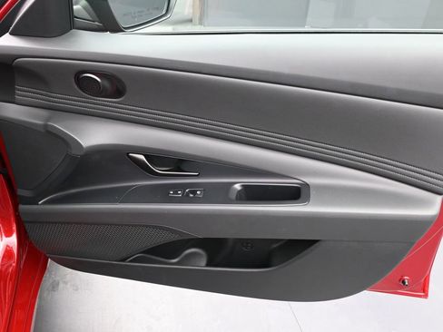 Certified 2025 Hyundai Elantra Sport image 16