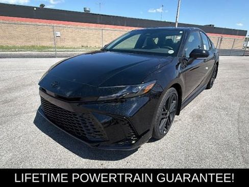 New 2026 Toyota Camry Hybrid FWD image 1