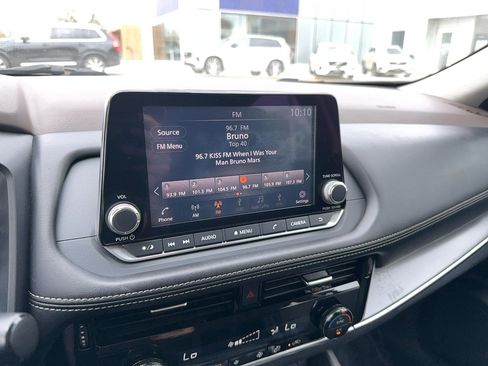 Used 2021 Nissan Rogue SV image 19