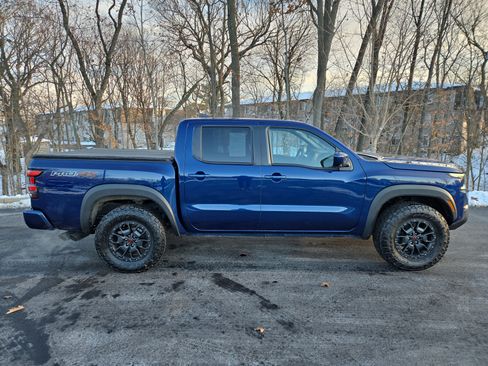 Used 2022 Nissan Frontier PRO-4X w/ Pro-4X Premium Package image 2