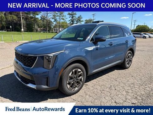Used 2025 Kia Sorento S w/ Panoramic Sunroof Package AWD/4WD image 3