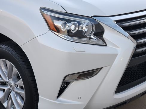 Used 2015 Lexus GX 460 image 7