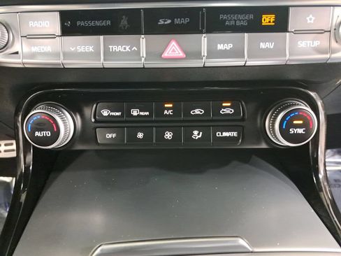 Used 2021 Kia Stinger GT2 AWD/4WD image 23