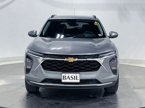 Used 2024 Chevrolet Trax LT FWD image 9