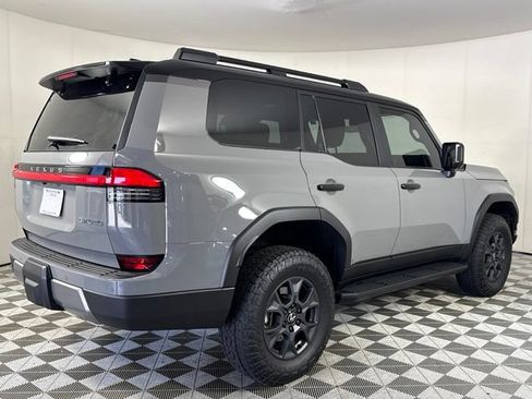 Used 2026 Lexus GX 550 AWD/4WD image 4