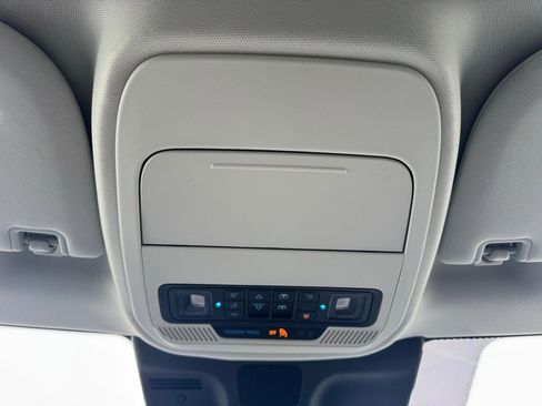 New 2025 Ford Expedition Active image 38