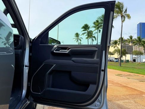 Used 2025 Chevrolet Silverado 1500 LT w/ Protection Package image 15